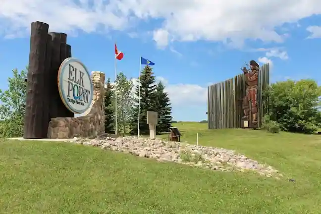 This image is a welcome sign of Elk Point Golf Town Country Club